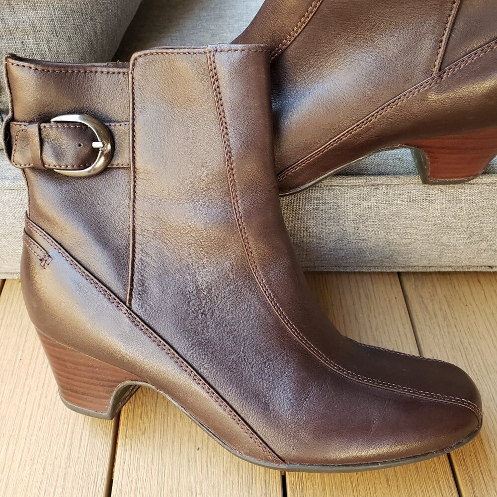 BNWoT CLARKS ARTISIAN leather heel boot 85961 cocoa brown (9) - Picture 1 of 7